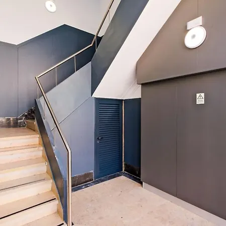 아파트 Lovely Fully Equipped Near Subway N8