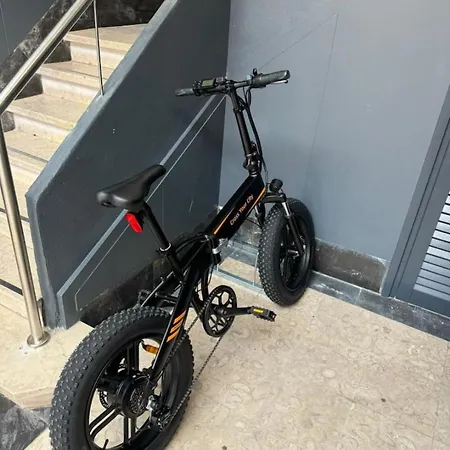 Lovely Fully Equipped Near Subway N8 Appartamento