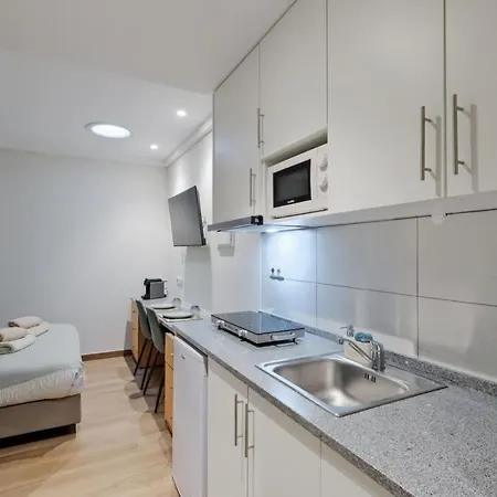 Lovely Fully Equipped Near Subway N8 Apartamento