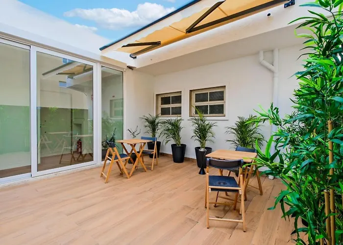 Lovely Fully Equipped Near Subway N8 Apartment *