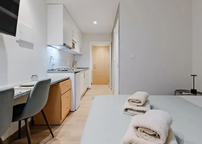 Apartment Lovely Fully Equipped Near Subway N8 Lisbon