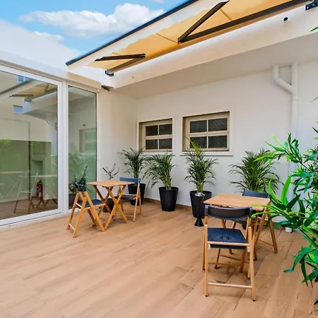 Lovely Fully Equipped Near Subway N8 Apartmán *