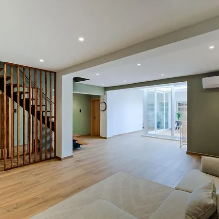 Apartmán Lovely Fully Equipped Near Subway N8 *