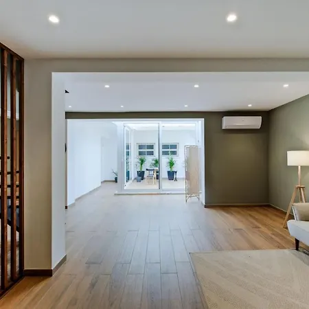 Lovely Fully Equipped Near Subway N8 Apartmán *