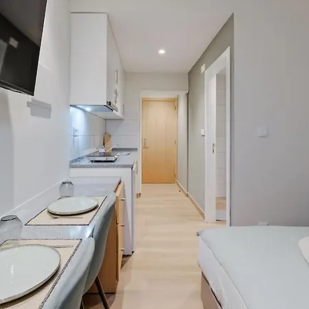 Apartmán Lovely Fully Equipped Near Subway N8