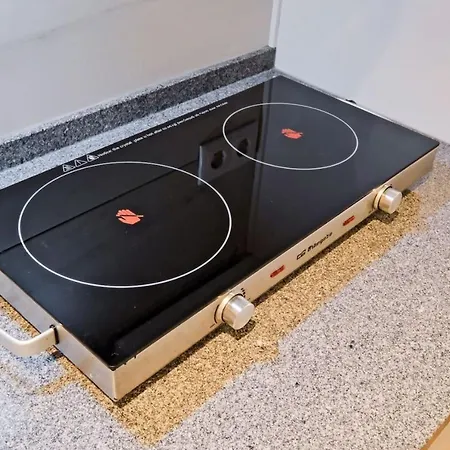 Апартаменти Lovely Fully Equipped Near Subway N8 *