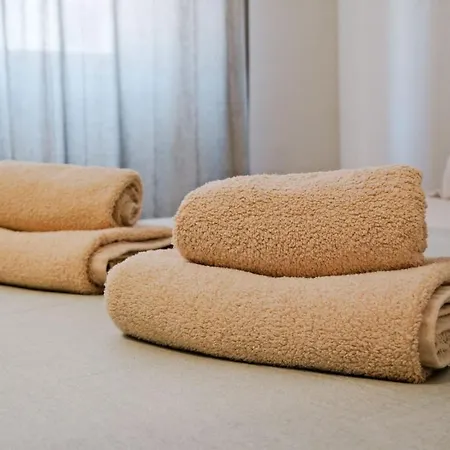 Lovely Fully Equipped Near Subway N8 *